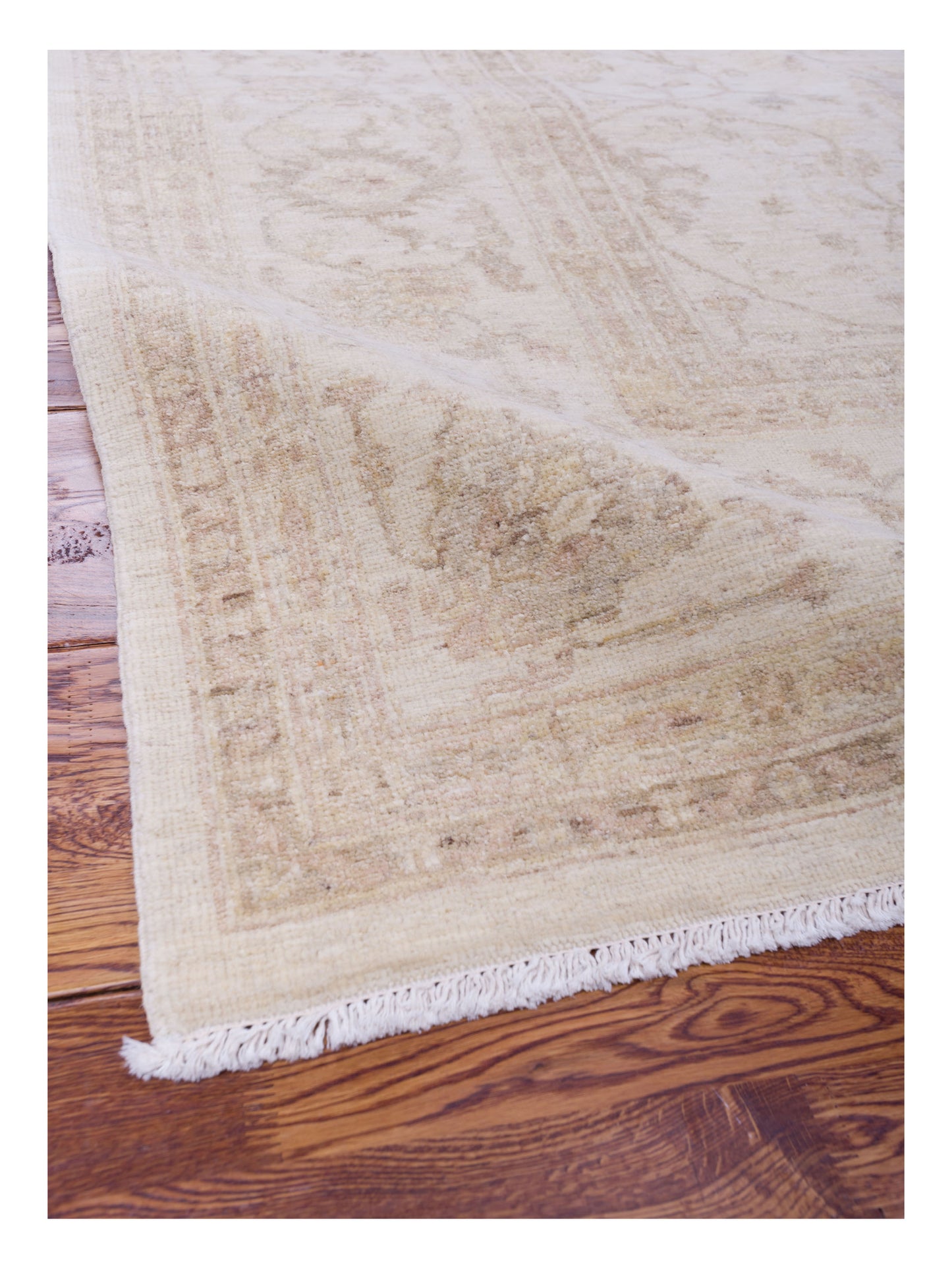 Laila 115209 Ivory Ivory 7.10x9.9 Hand Knotted Rug