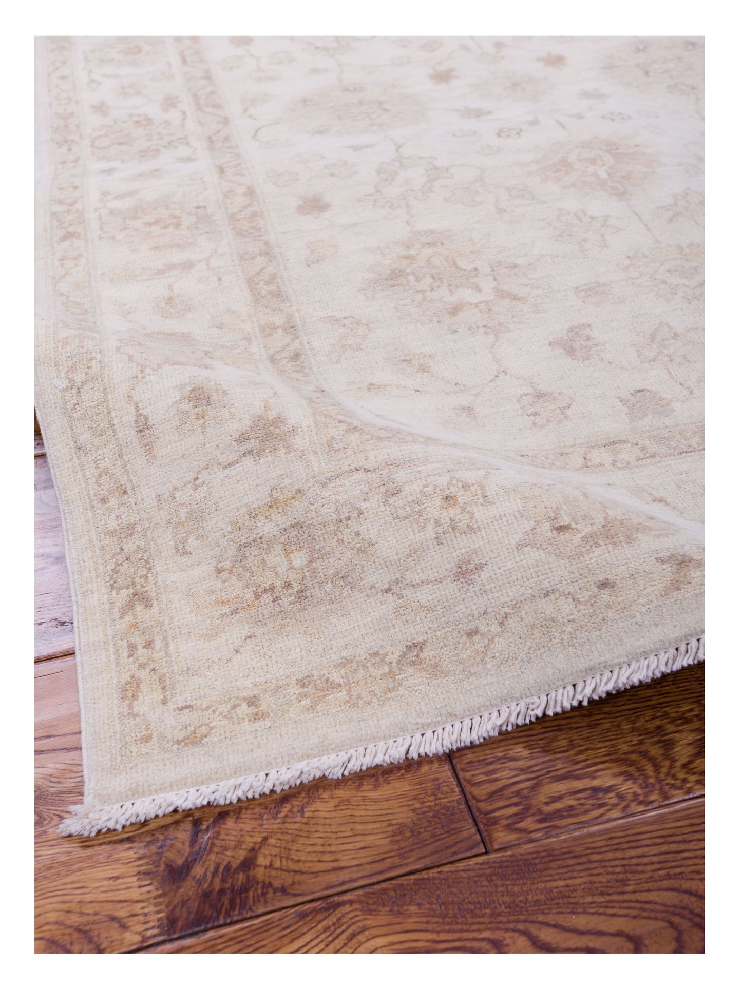 Laila 115233 Ivory Ivory 3.10x5.11 Hand Knotted Rug