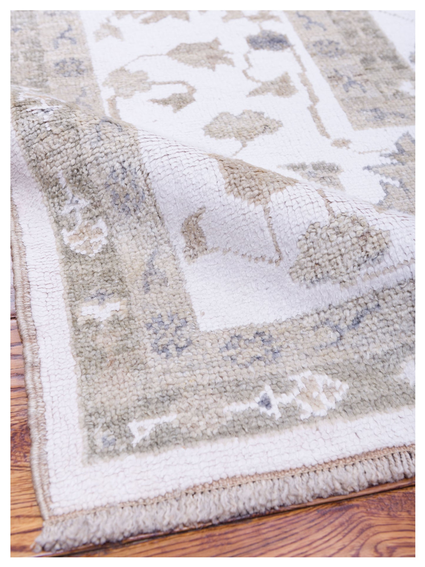 Angora Oushak 119649 Ivory Ivory 10.1x13.3 Hand Knotted Rug