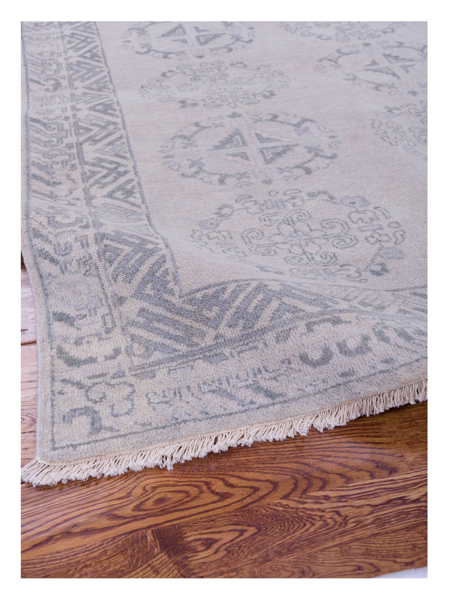 Evren 123460 Silver Gray 4x5.10 Hand Knotted Rug