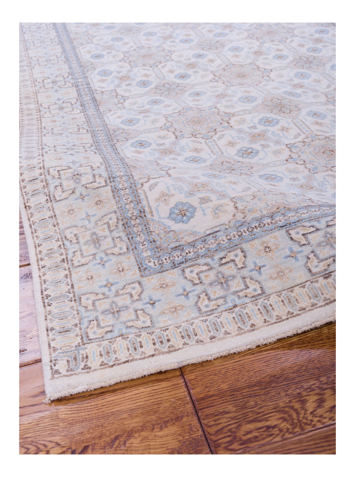 Laila 125083 Ivory Beige 4.1x6.1 Hand Knotted Rug