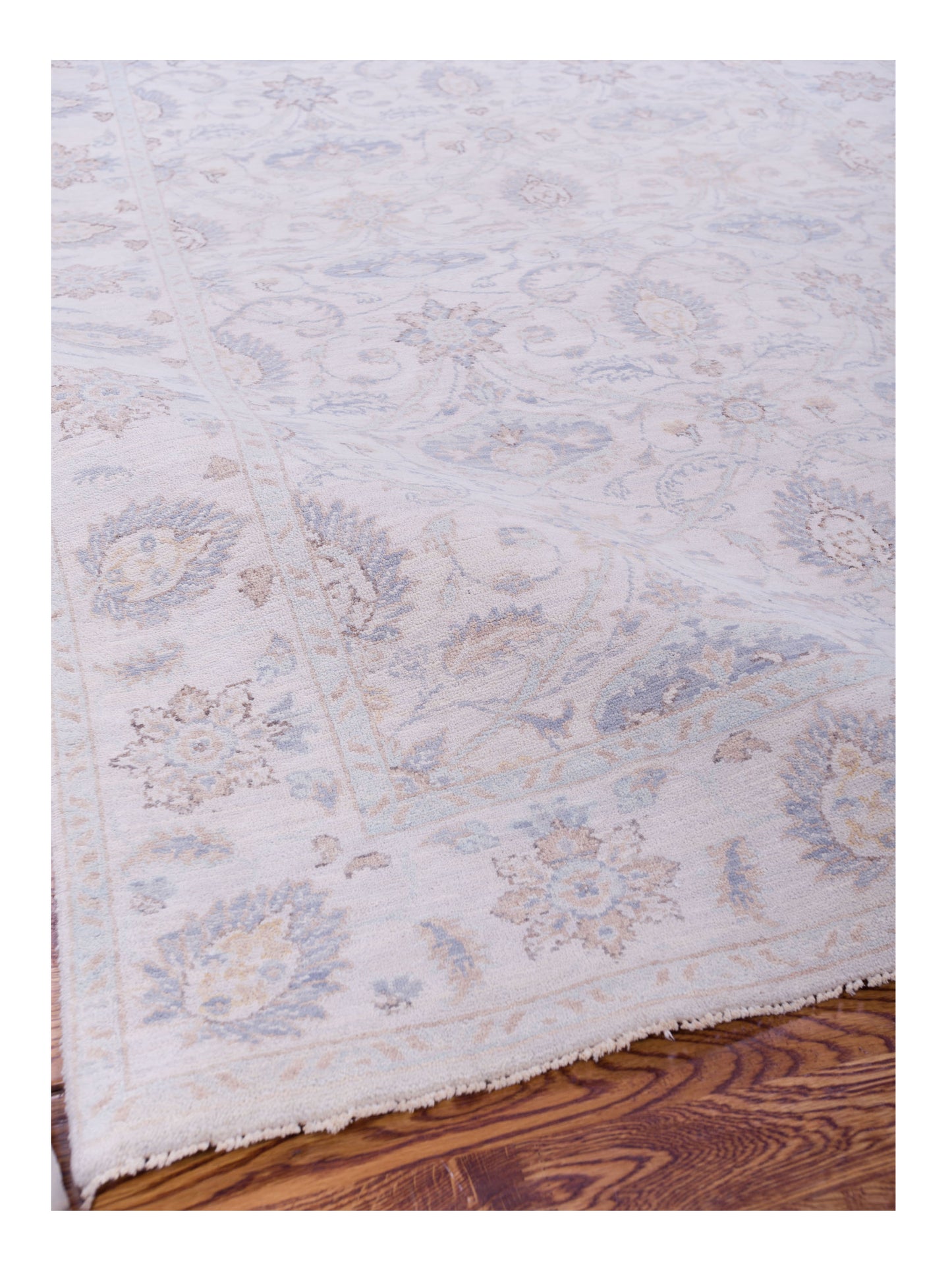 Laila 125126 Ivory Ivory 4.1x6.1 Hand Knotted Rug