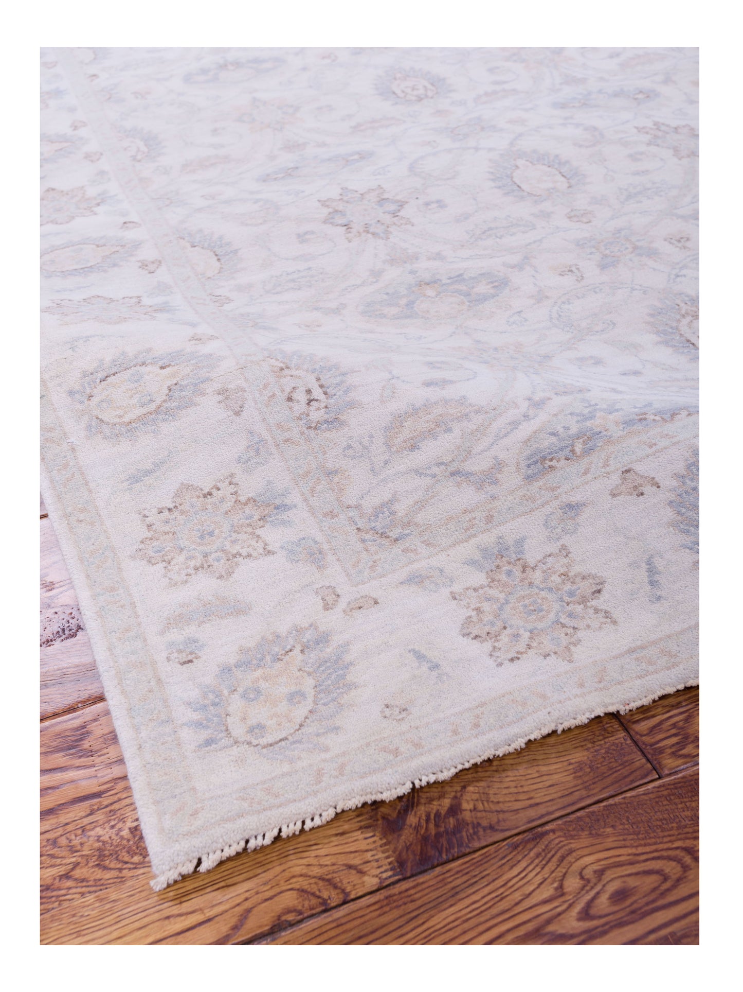 Laila 125127 Ivory Ivory 4.1x6 Hand Knotted Rug