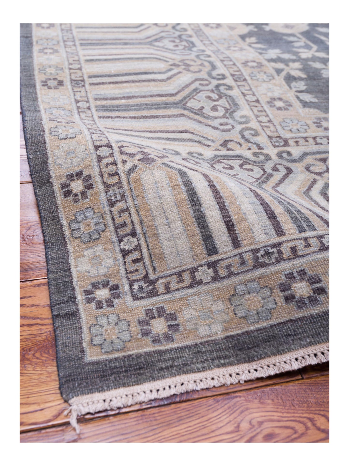 Vintage Revival 127361 Dark Gray Light Brown 10x13.8 Hand Knotted Rug