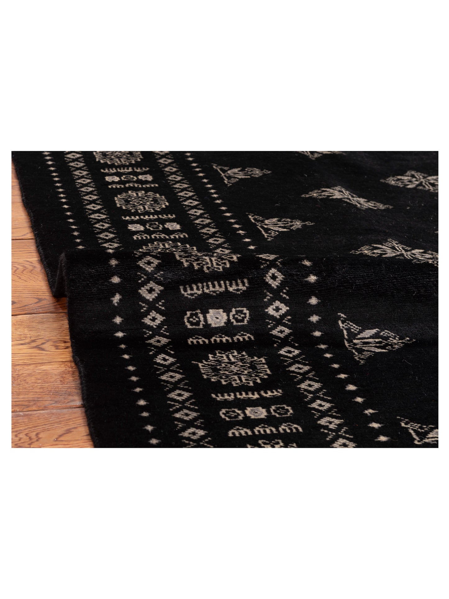 Bokhara 151603 Black Black 5.7x8.1 Hand Knotted Rug