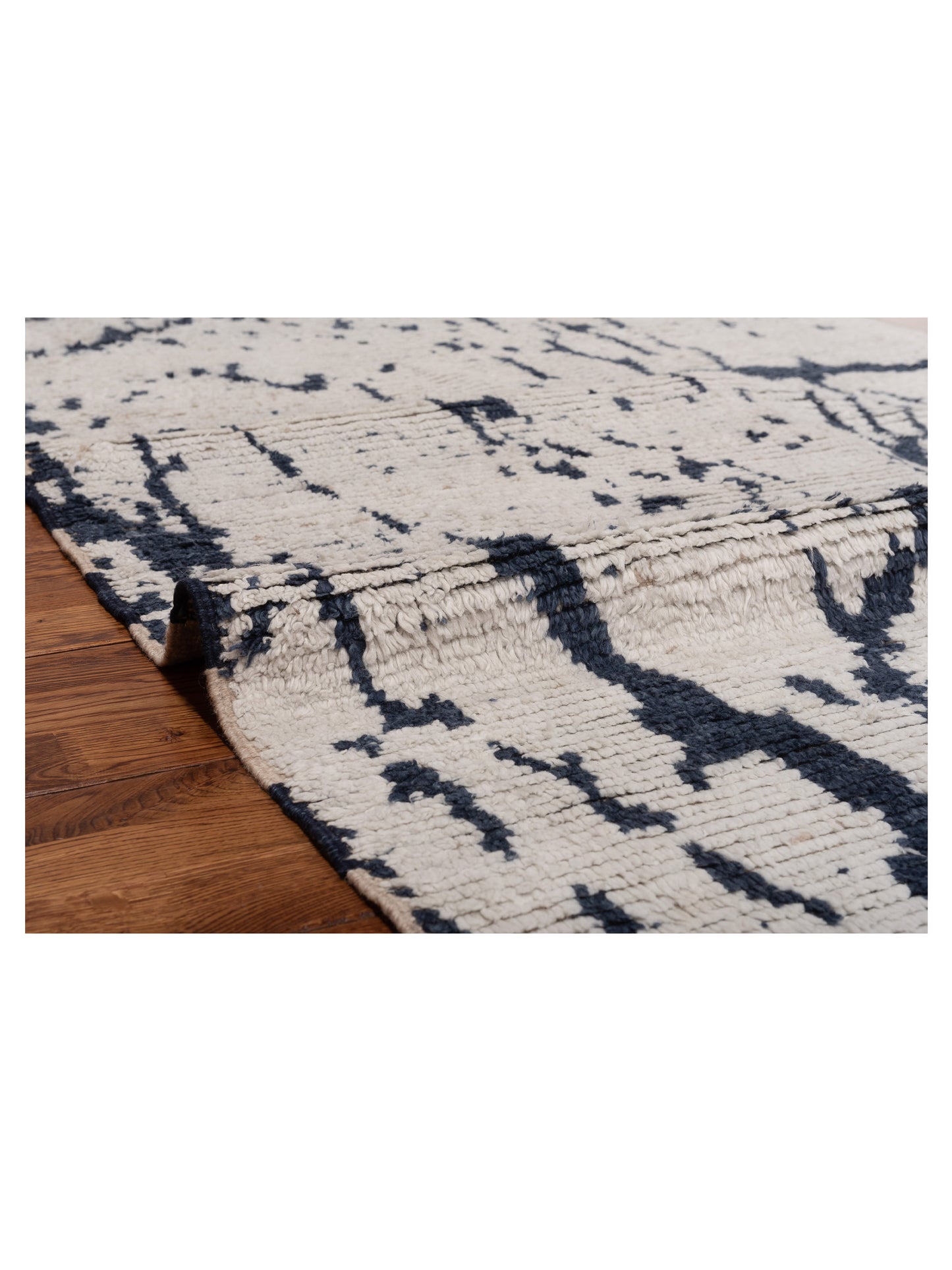 Atlas 150434 Ivory Black 4x6.3 Hand Knotted Rug
