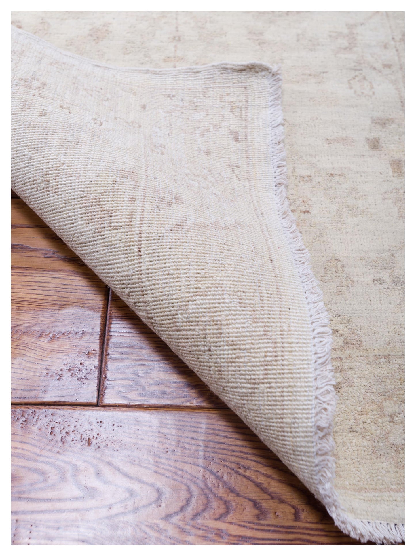 Laila 115219 Ivory Ivory 2.6x3.11 Hand Knotted Rug