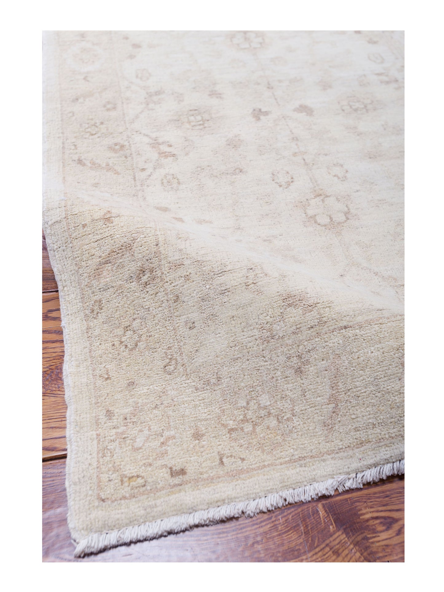 Laila 115219 Ivory Ivory 2.6x3.11 Hand Knotted Rug