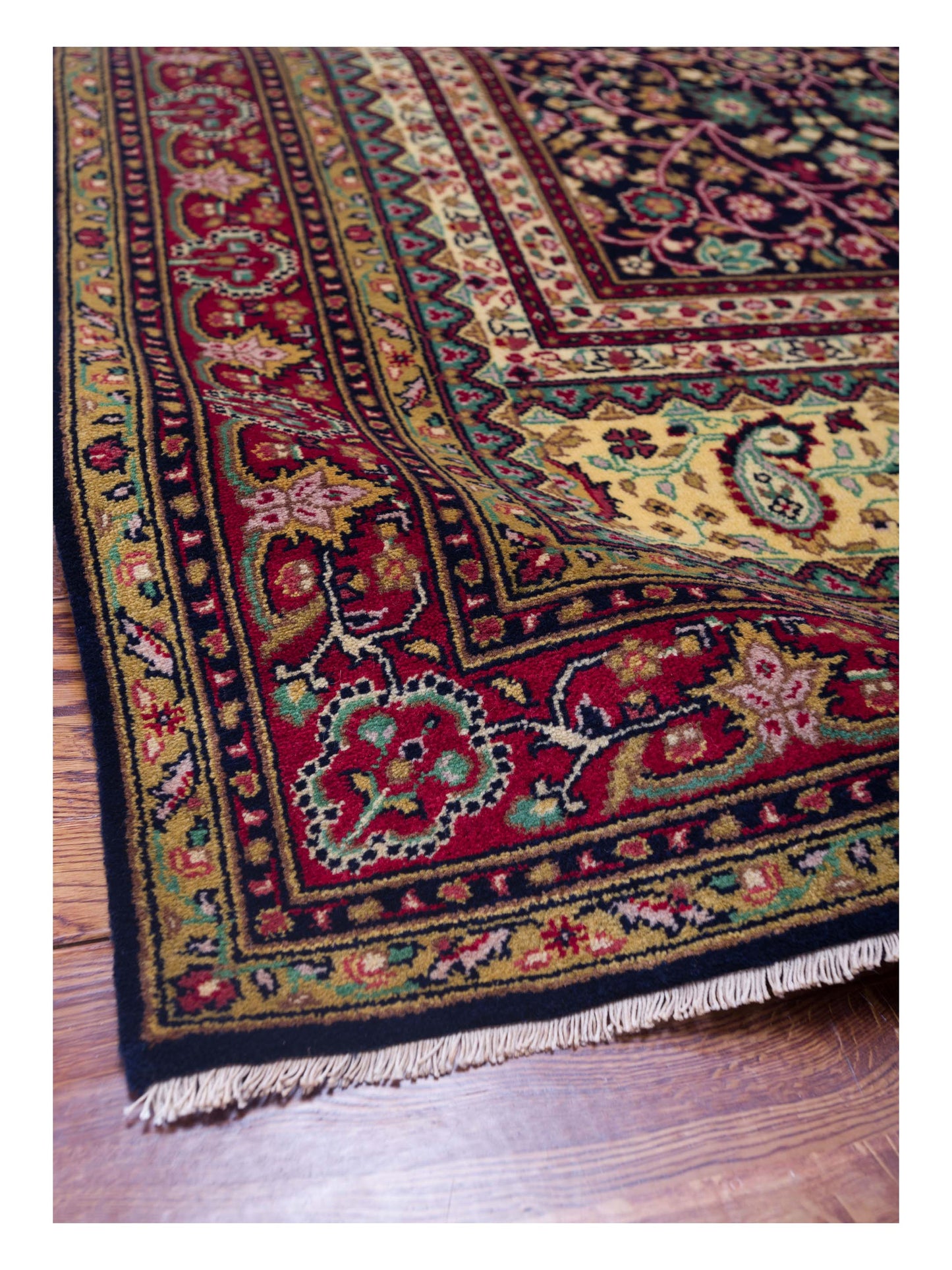 Sivas 126997 Black Red 4.1x6.1 Hand Knotted Rug