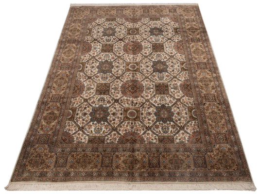 Crown 123092 Ivory Gold 7.7x9.7 Hand Knotted Rug