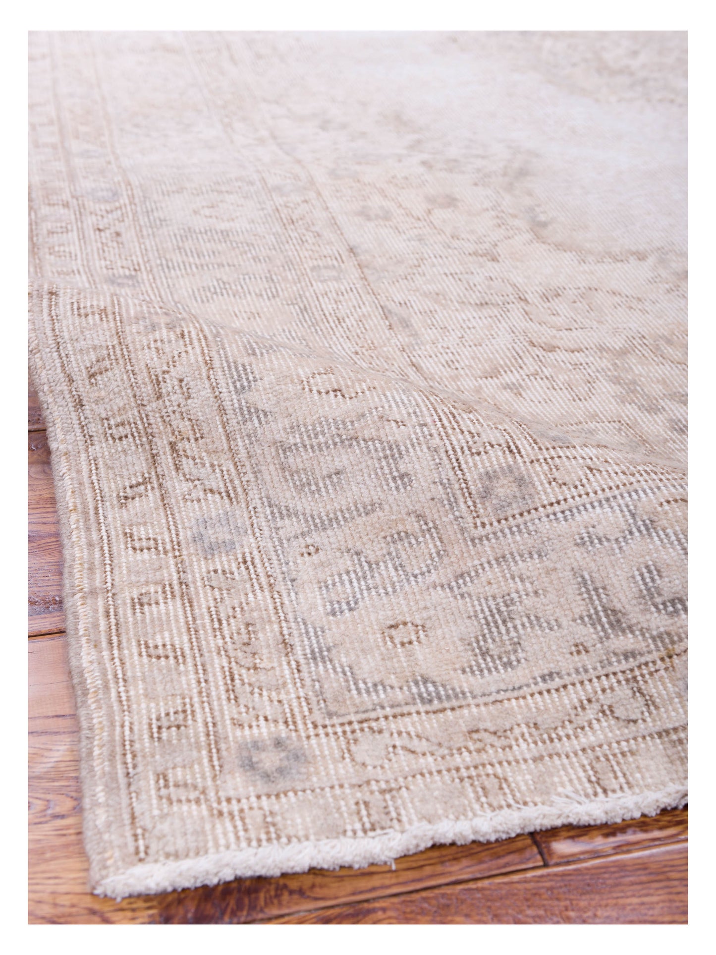 Vintage 121976 Beige 5.7x7.11 Hand Knotted Rug
