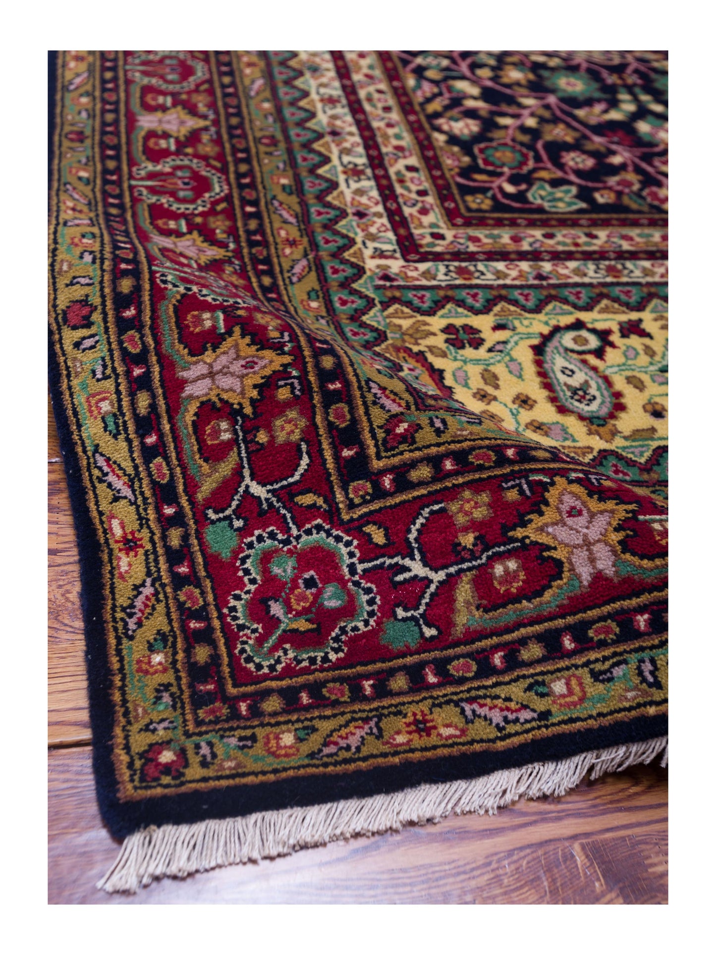 Sivas 127026 Black Red 4x6 Hand Knotted Rug