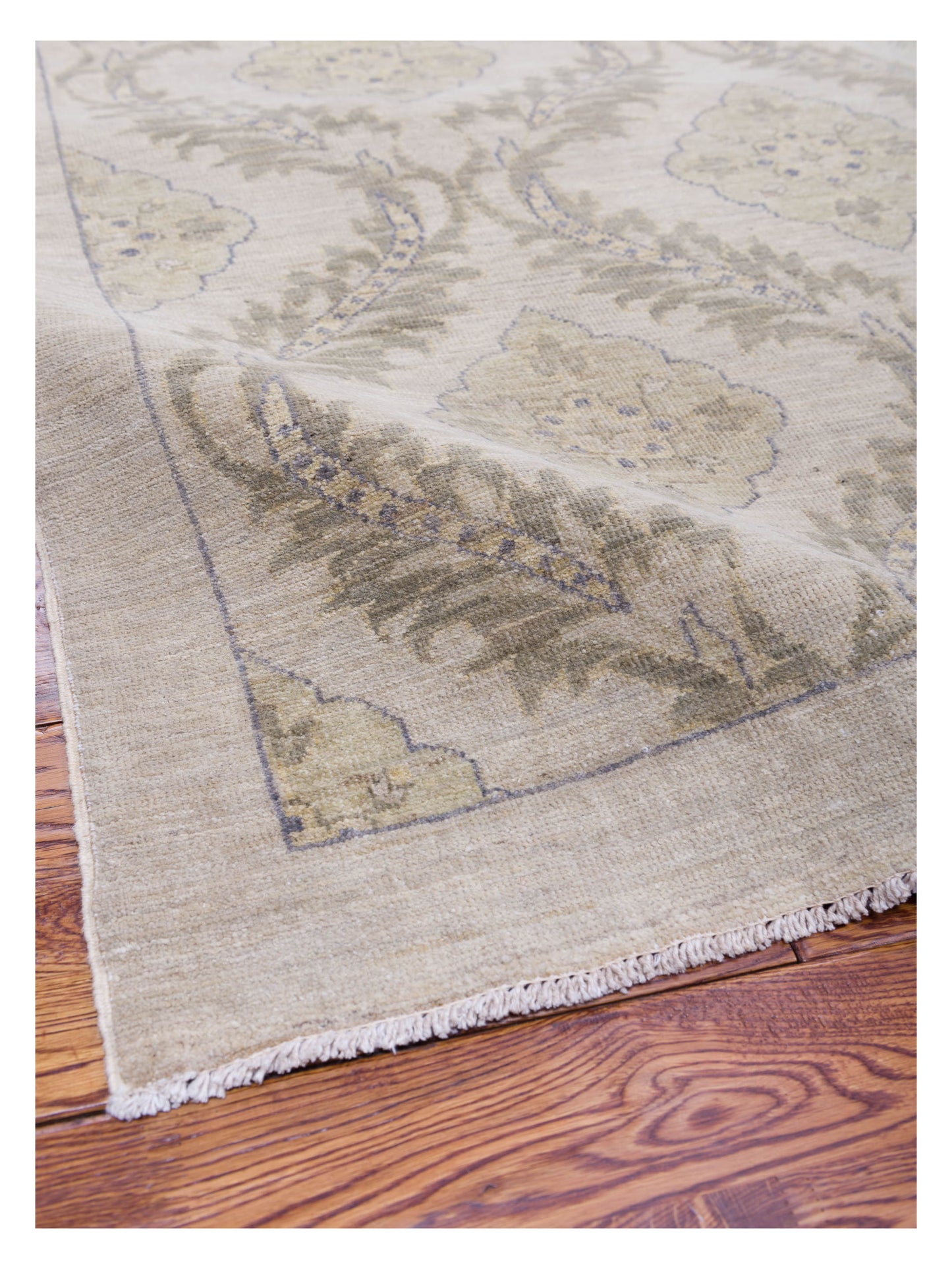 Laila 113094 Silver 9.4x13.7 Hand Knotted Rug