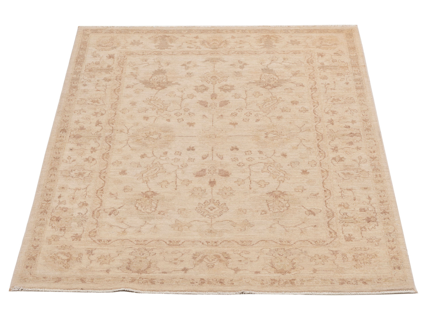 Laila 115213 Ivory Ivory 5.1x6.4 Hand Knotted Rug
