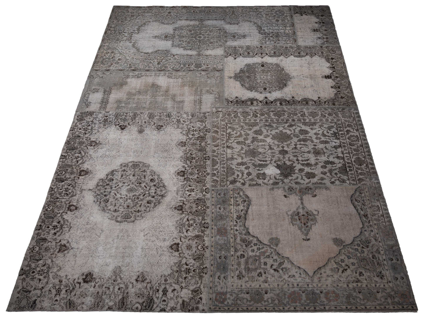 Turkish Vestige Patchwork 125425 Light Gray 11.11x17.8 Hand Knotted Rug