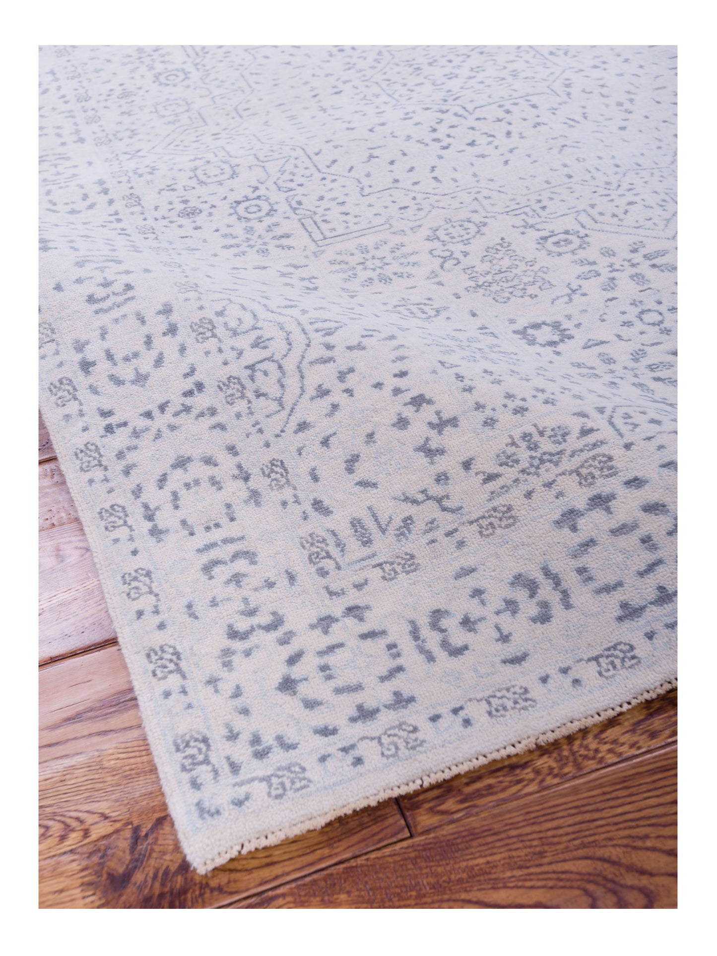 Artisan Mamluk 125090 Ivory Ivory 4x5.11 Hand Knotted Rug